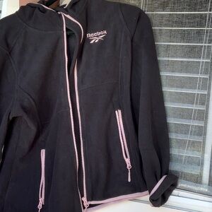 Reebok NWT M Petite, full zip and pockets have zippers too!